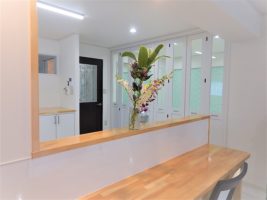 北九州　マンション　リノベーション　リフォーム　アフター　ダイニングカウンター　間仕切り折戸